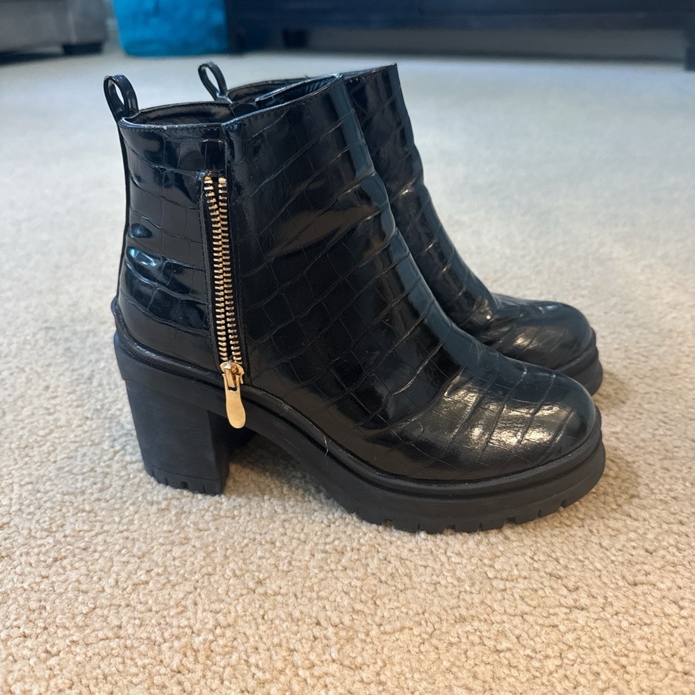 Dolls kill Women’s Black Croc-Embossed Platform Ankle Boots